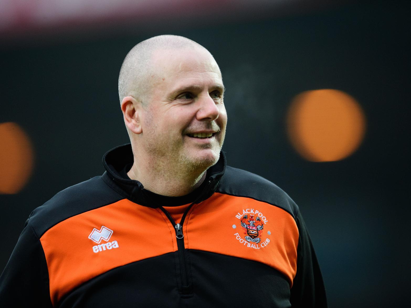 Blackpool physio Phil Horner to end 30-year association with Seasiders Blackpool physio Phil Horner to end 30-year association with Seasiders