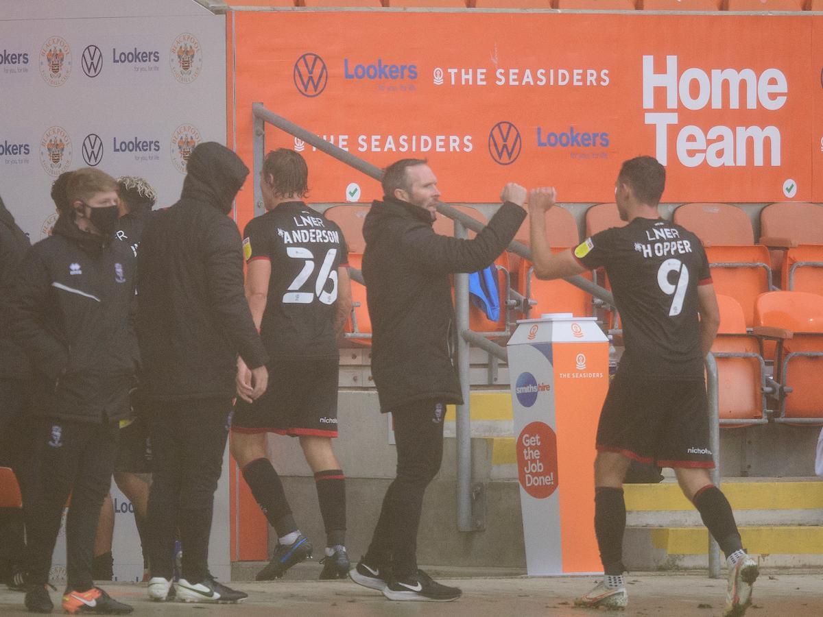 Michael Appleton praises Lincoln City's mentality to come from behind twice to beat Blackpool late on Michael Appleton praises Lincoln City's mentality to come from behind twice to beat Blackpool late on