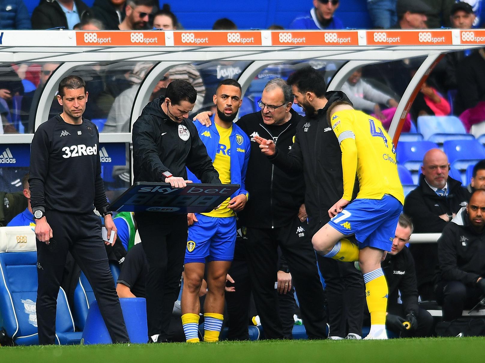 Kemar Roofe explains 'chess' approach of Leeds United head coach Marcelo Bielsa and Rangers boss Steven Gerrard Kemar Roofe explains 'chess' approach of Leeds United head coach Marcelo Bielsa and Rangers boss Steven Gerrard